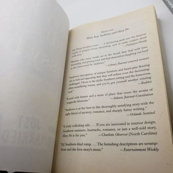 SIGNED COPY Hissy Fit: A Novel - Paperback By Andrews, Mary Kay - Picture 4 of 6